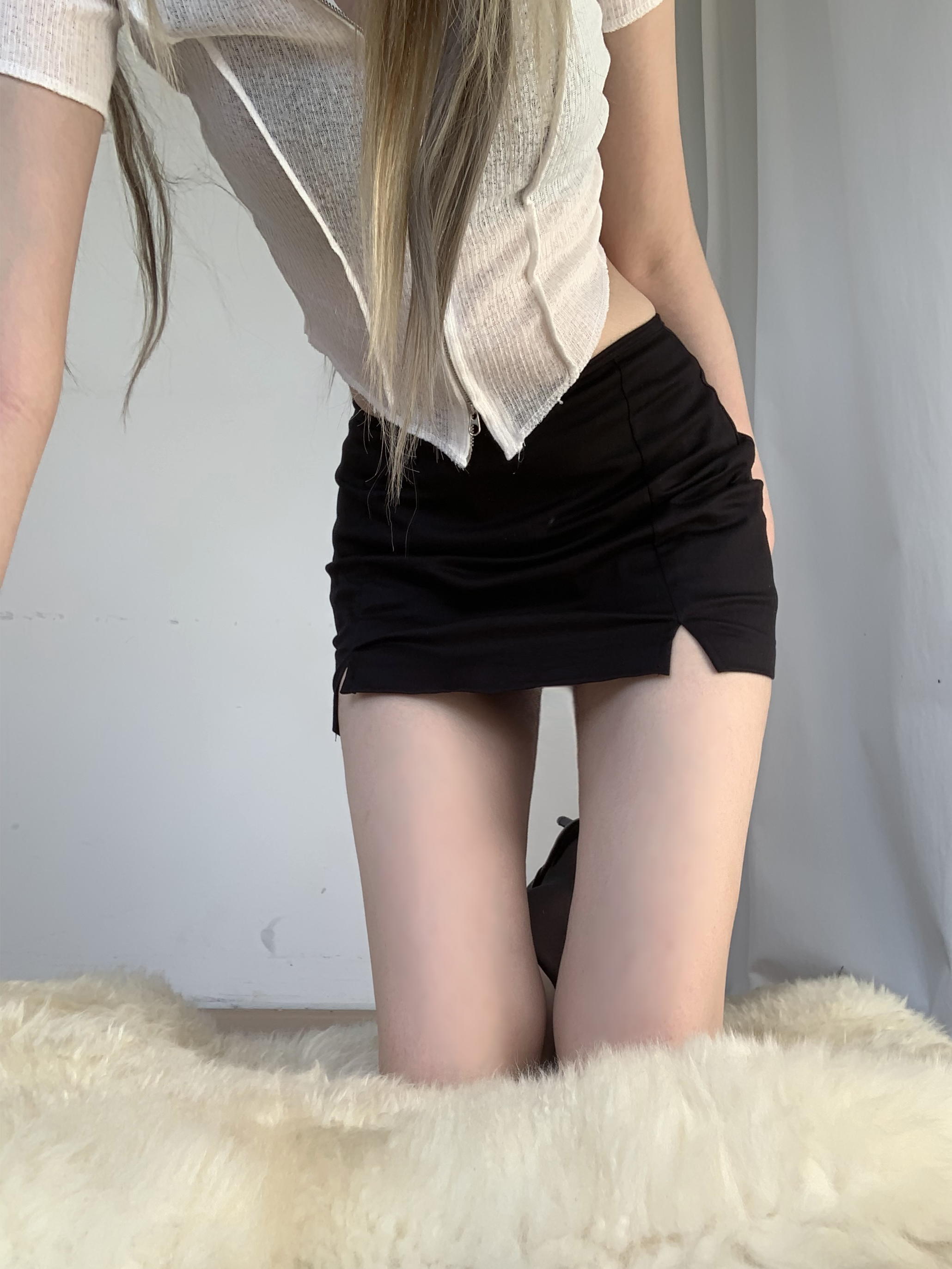 Tainer Mini Low Waist Skirt (black)