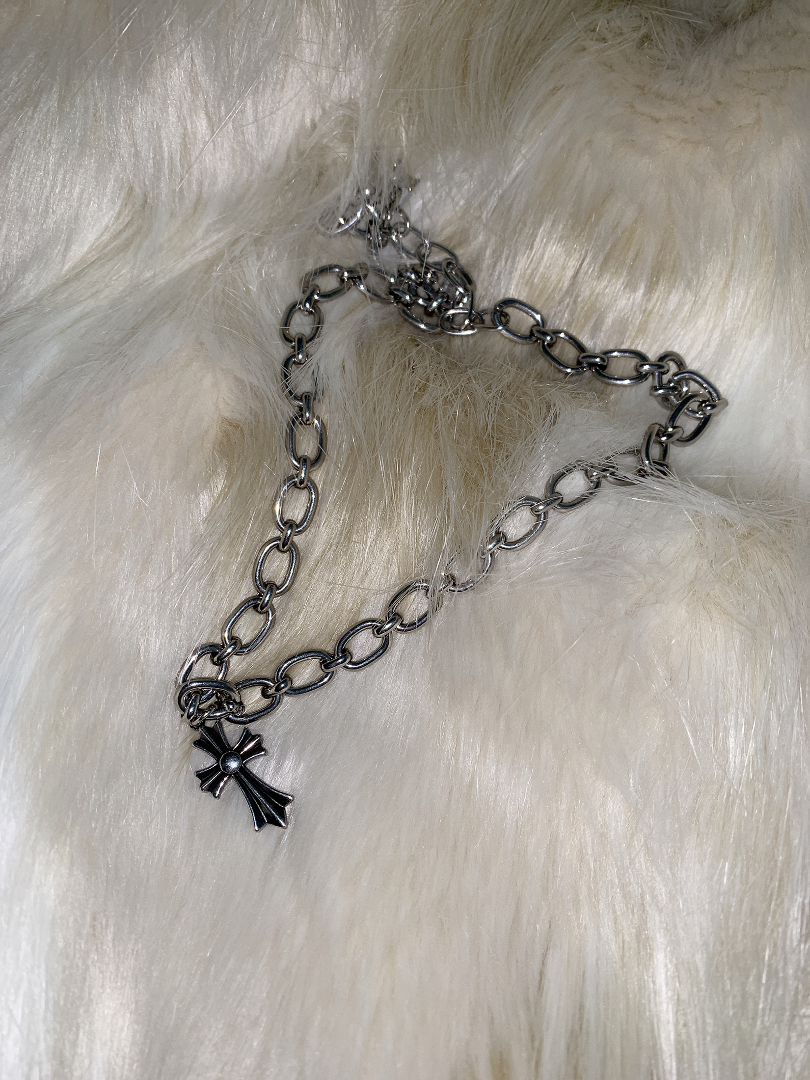[only suzen] Messia surgical steel cross necklace