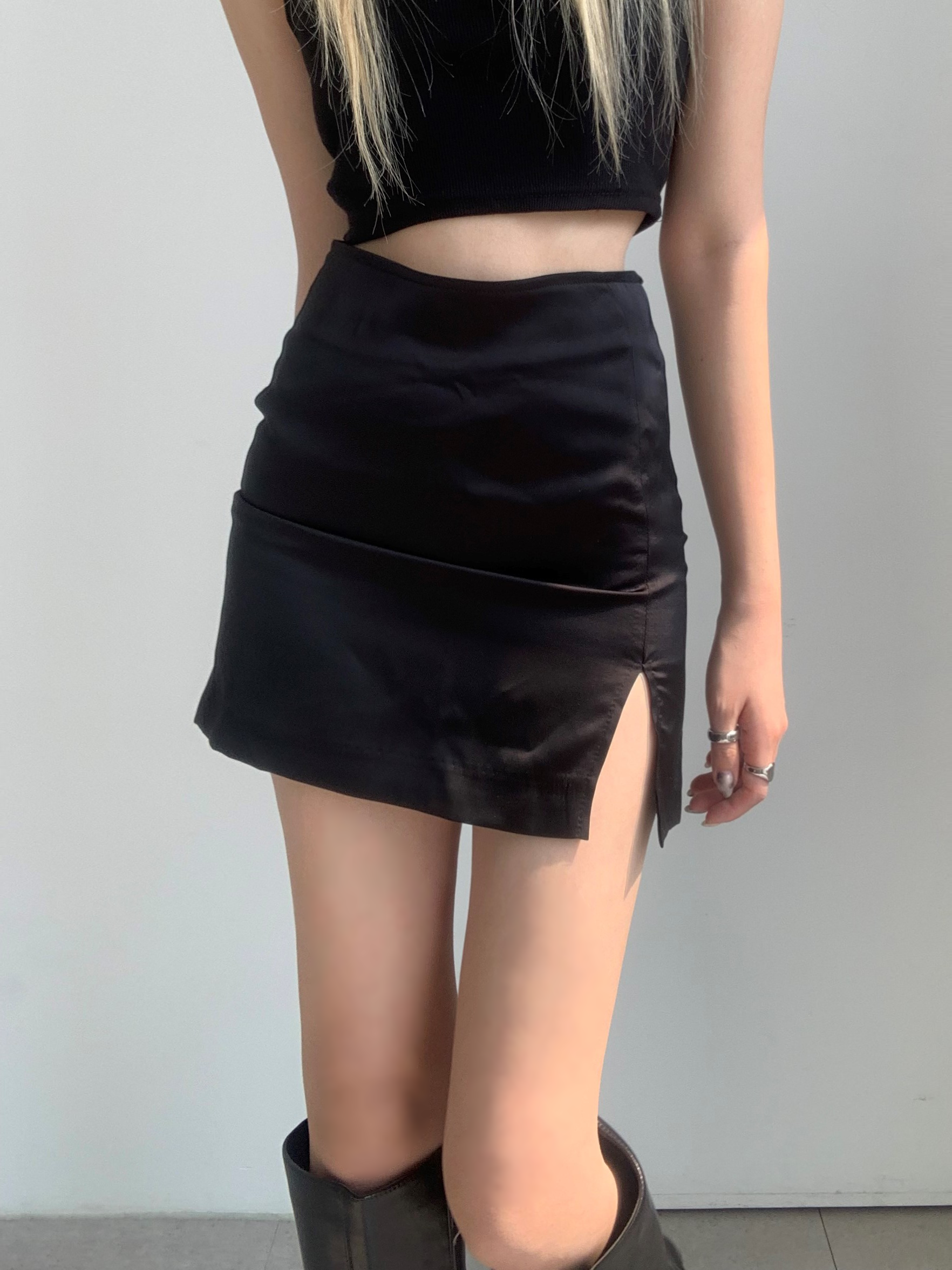 B+) Nail Silky Slit Skirt ( 2color )
