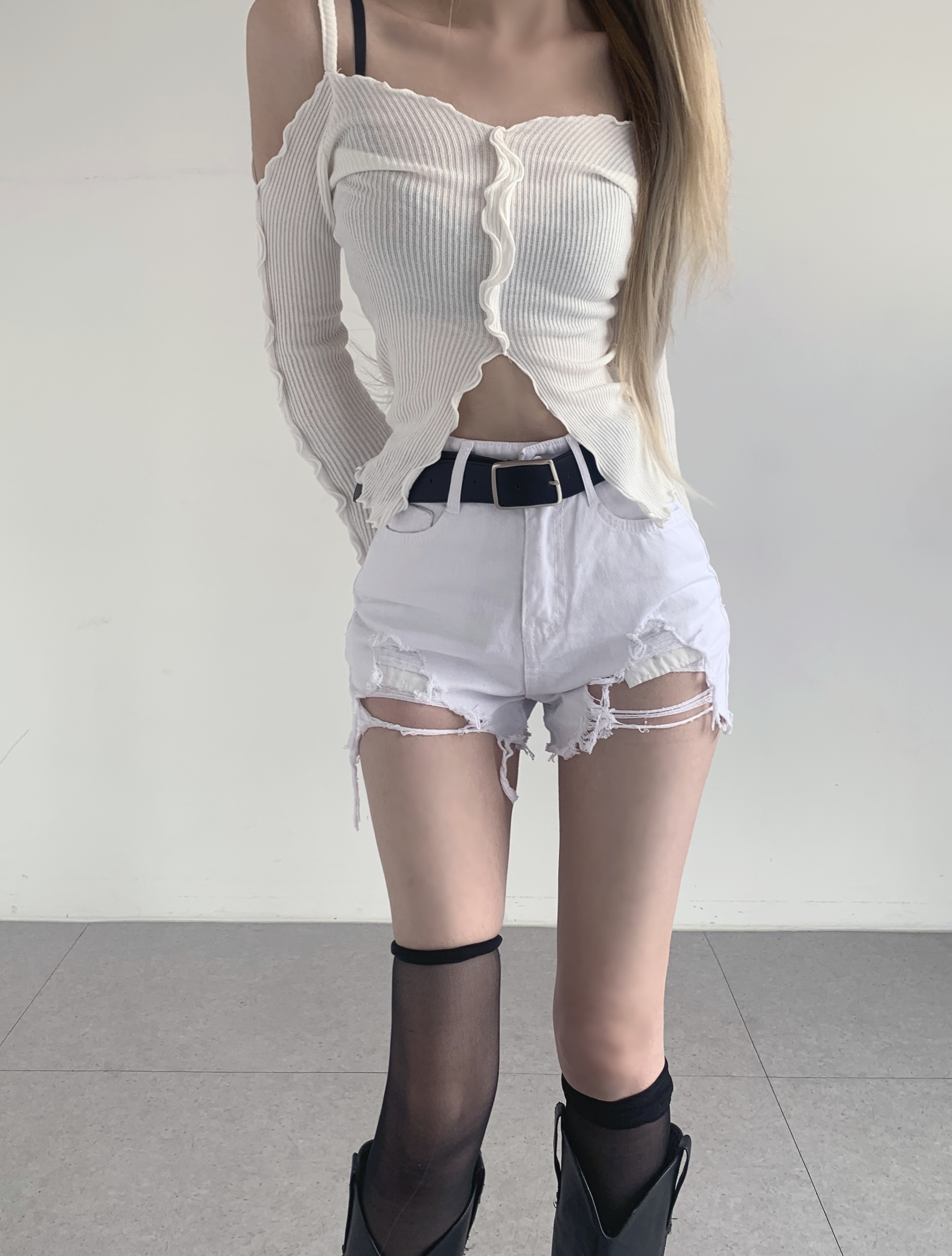 Rutty Damage Short Pants (white)